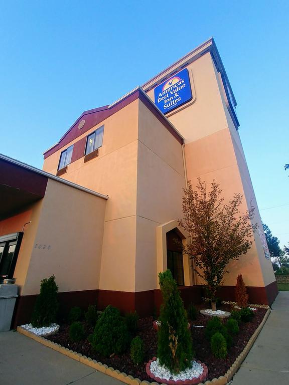 Americas Best Value Inn And Suites Lee'S Summit-Kansas City Extérieur photo