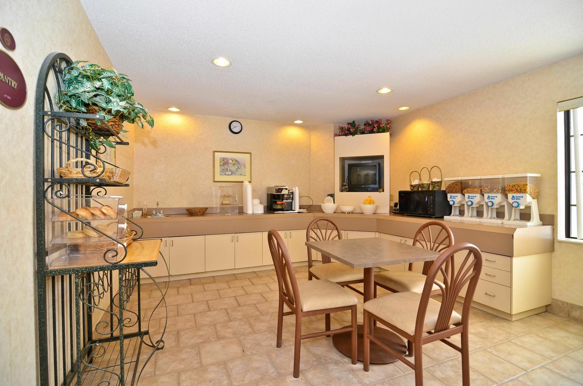 Americas Best Value Inn And Suites Lee'S Summit-Kansas City Extérieur photo