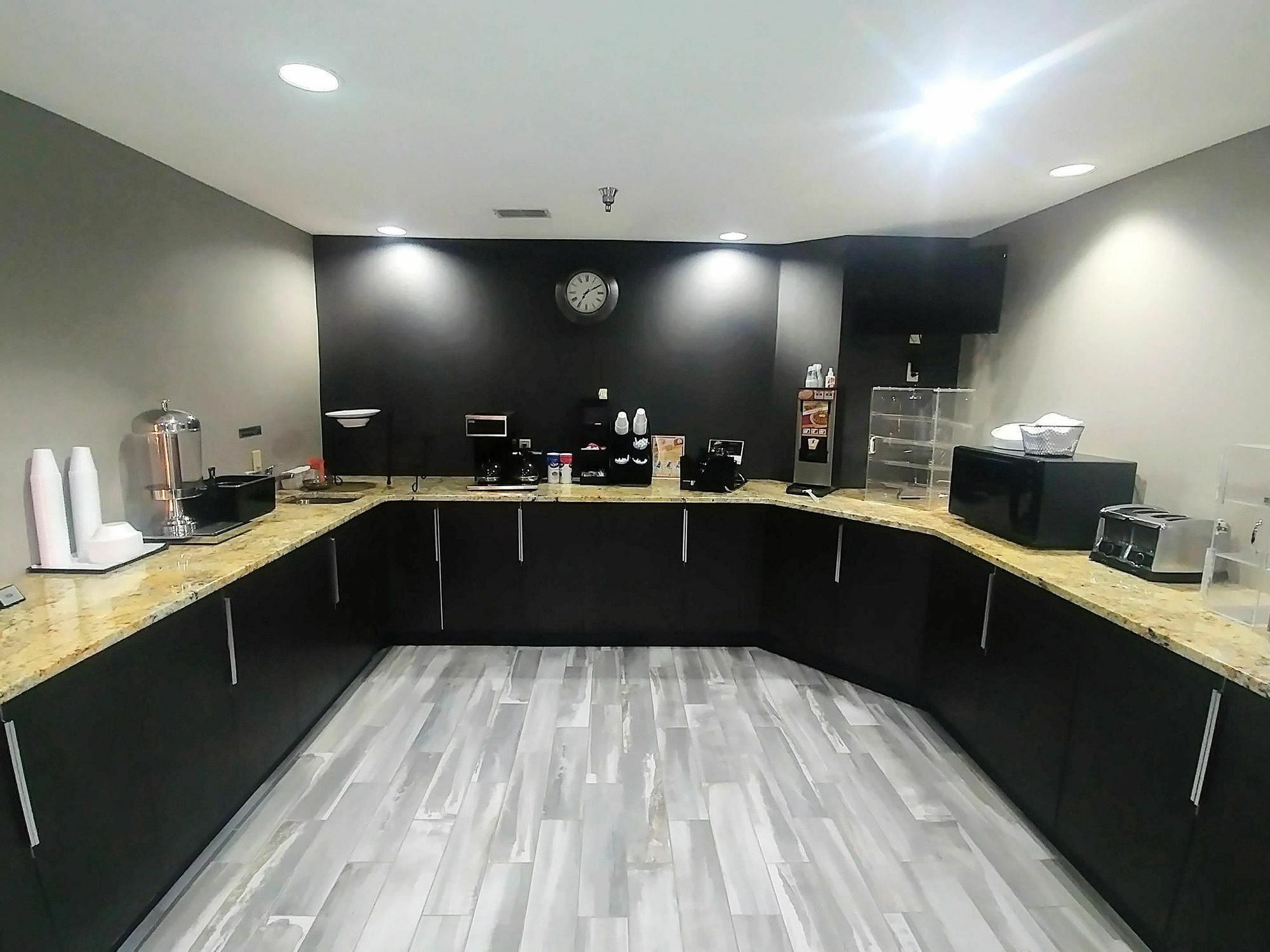 Americas Best Value Inn And Suites Lee'S Summit-Kansas City Extérieur photo